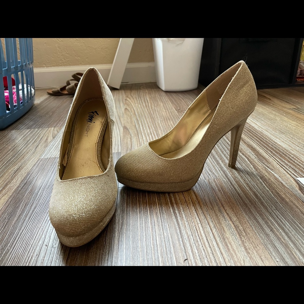 Fioni Night champagne heels size 6 only worn once